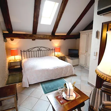 Hotel Castello Seeschloss, Lake & Pool Castle 4*