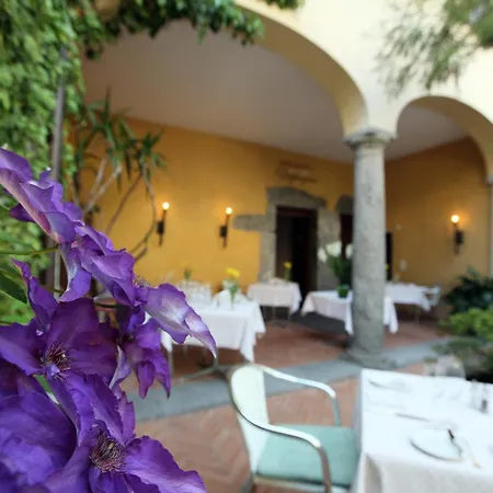 Hotel Castello Seeschloss, Lake & Pool Castle מלון 4*