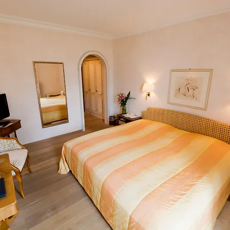 Hotel Castello Seeschloss, Lake & Pool Castle מלון 4*