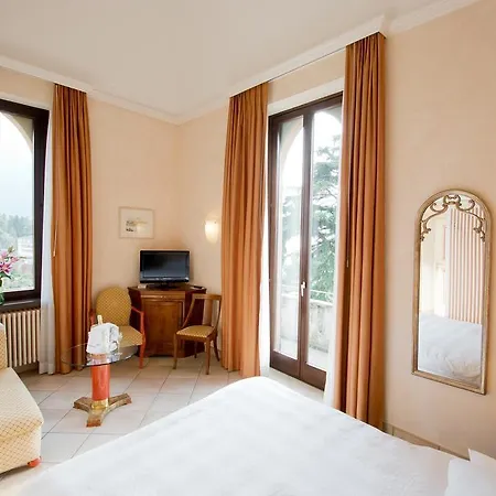 Hotel Castello Seeschloss, Lake & Pool Castle מלון אסקונה