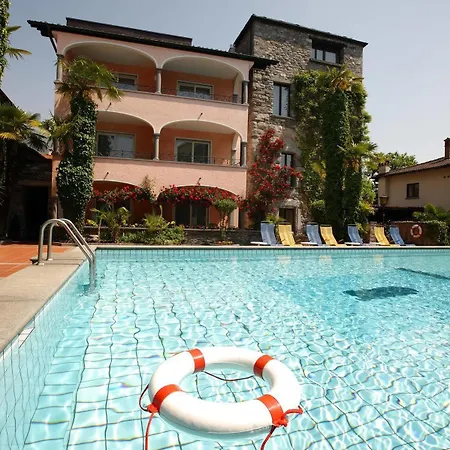Romantik Castello Seeschloss Hotel 4*