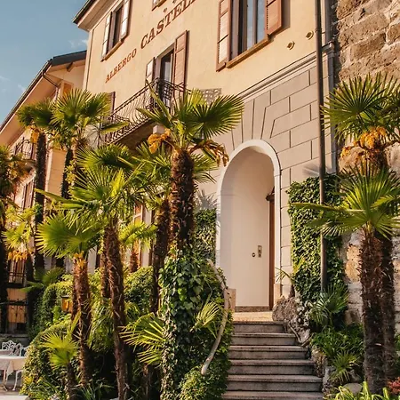 Castello Seeschloss, & Pool Castle
