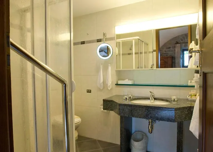 Romantik Castello Seeschloss Hotel