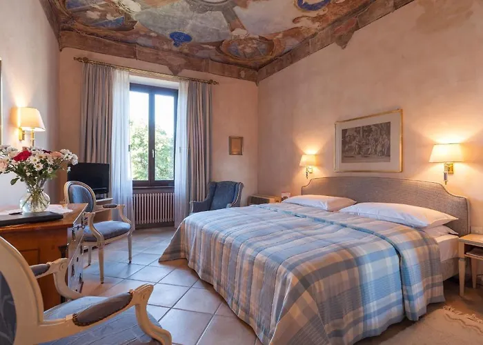 Romantik Castello Seeschloss Hotel 4*