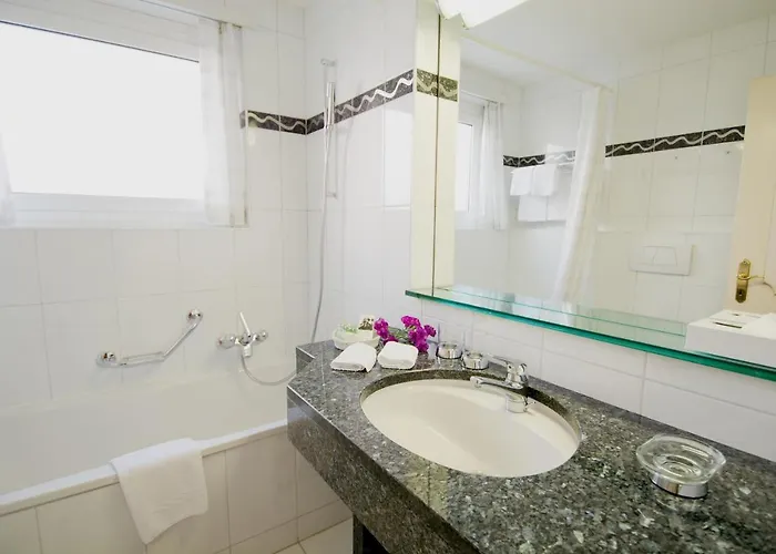 Romantik Castello Seeschloss Готель Аскона